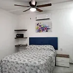 Center Queen Studio