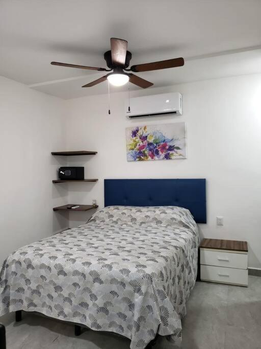 Center Queen Studio * Isla Mujeres
